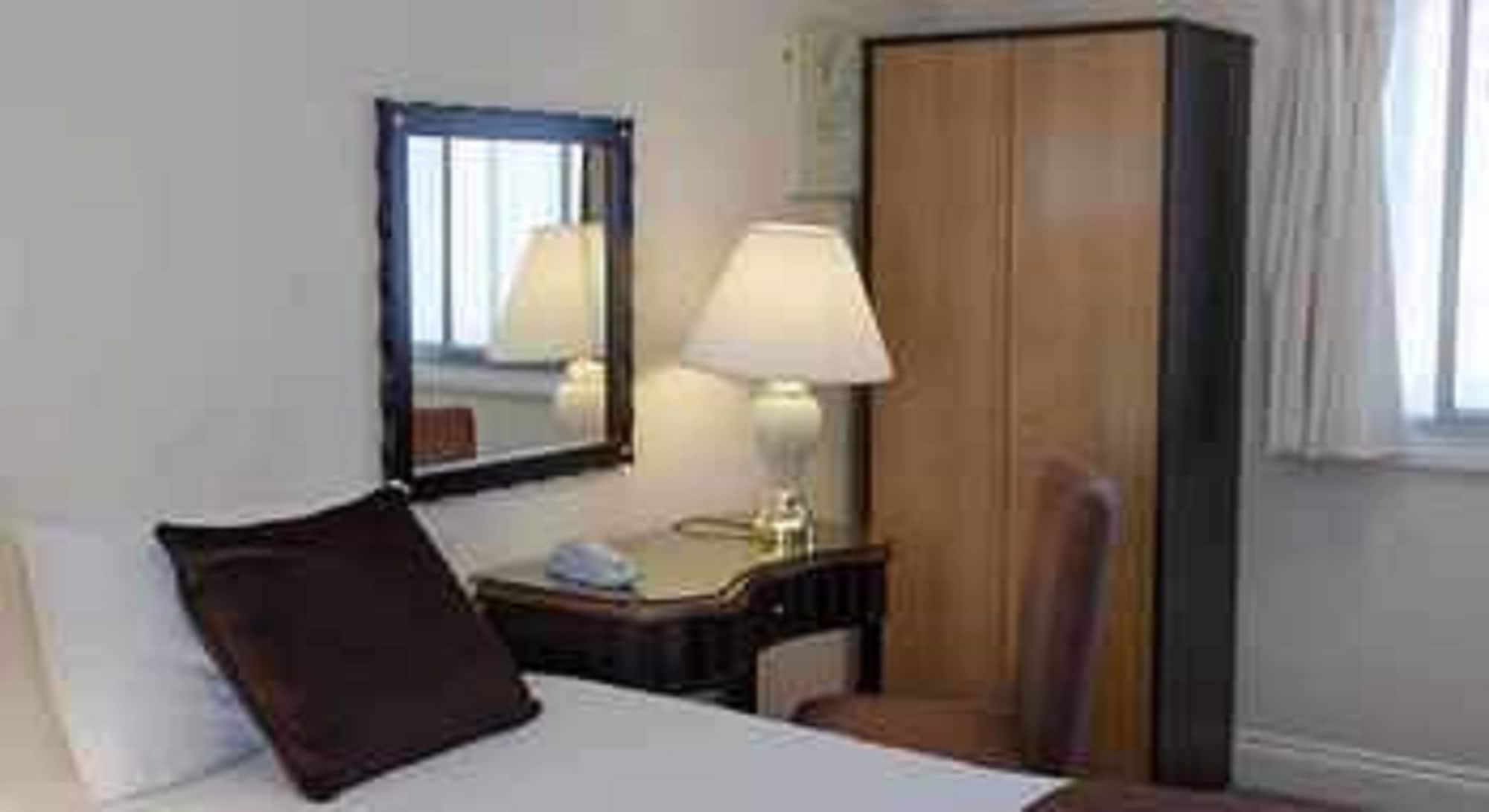 Russ Hill Hotel Charlwood Eksteriør billede